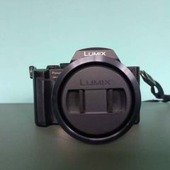 Panasonic Lumix DMC-FZ10 Digital Camera