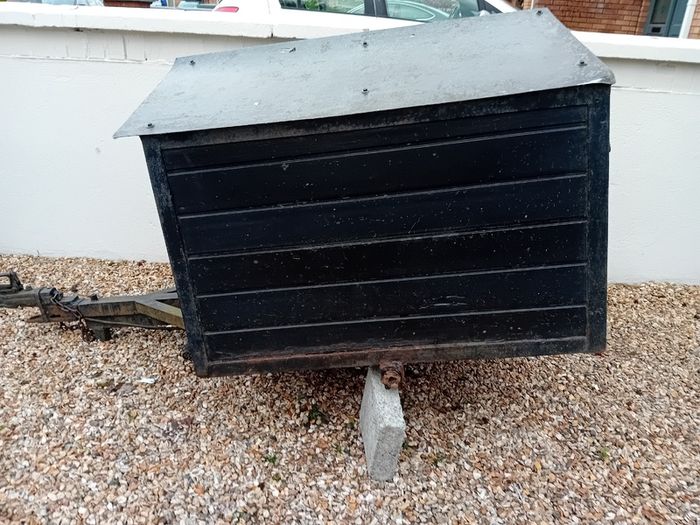 Dog trailer