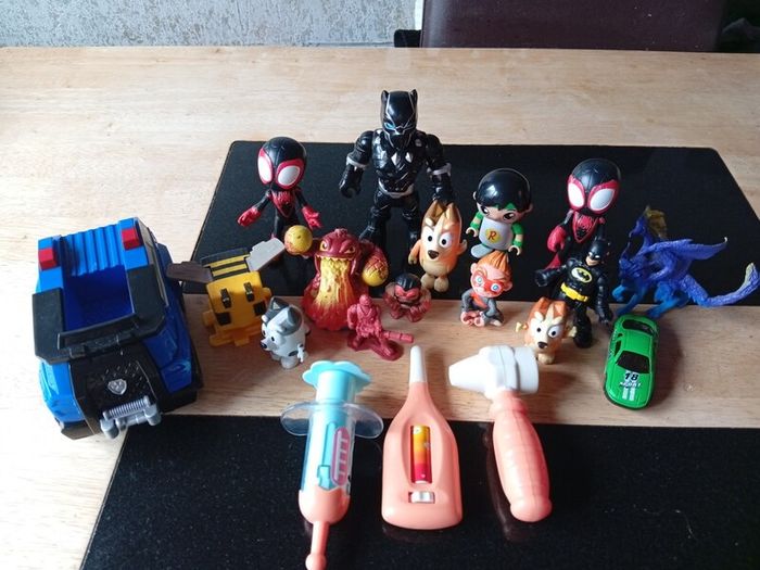 Mixture of toys