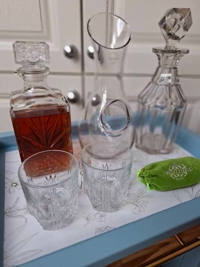 (Open to offers) Luxury drinks stand with removable top tray