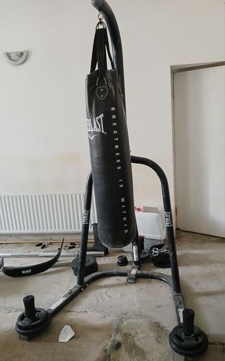 punch bag with stand