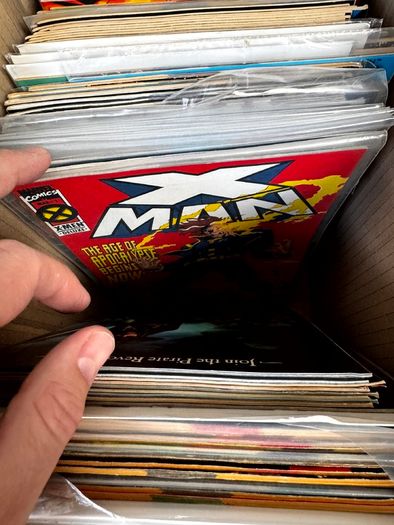 Marvel & DC Long Comic Box w 300 comics for Sale