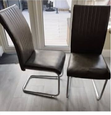 2x free chairs