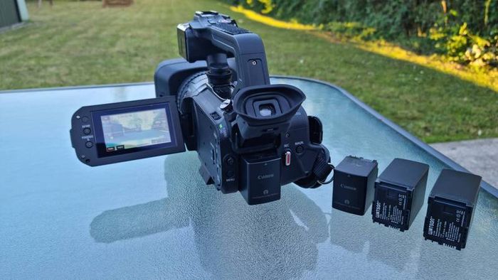 Canon XA50
