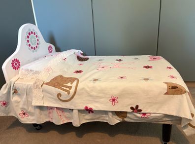 Dolls Bed