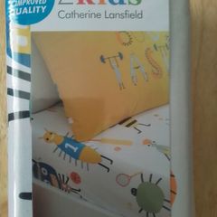 Bed Sheet/Bright and Kids Fun Fitted Sheet .. Price Drop