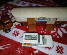 Corgi Major Articulated Horse Box + Chevrolet Impala Kennel Club