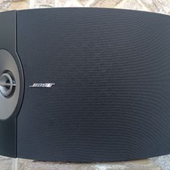 Pair Of Bose 301 V Speakers