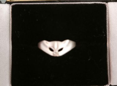 Small silver cat ring
