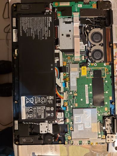 Acer Aspire R14, in excellent cosmetic condition, for parts or repair, No SSD or RAM, everything else is good