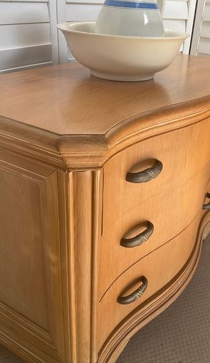 Large American Lexington bow front chest of drawers