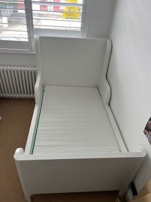 Toddler bed with mattress