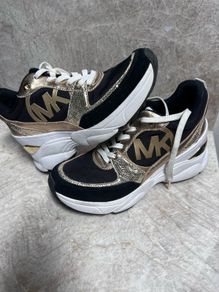 trainers MK