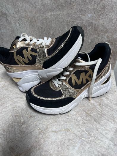 trainers MK