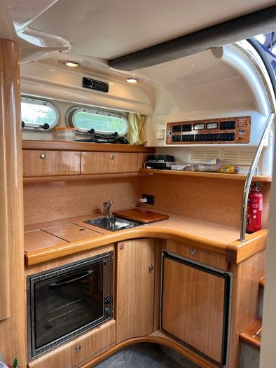 Sealine s28 sports cruiser