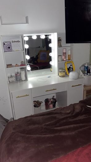 Vanity Table Dresser