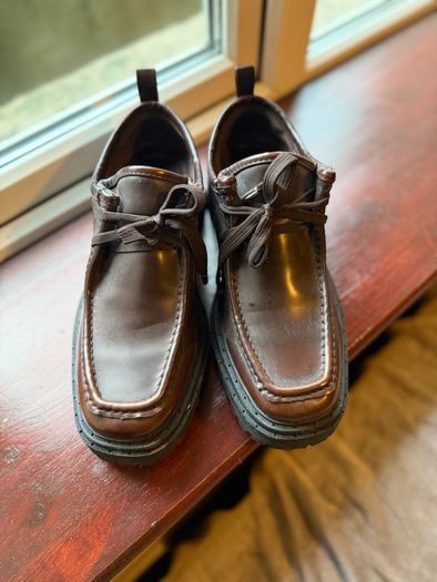 mocassin