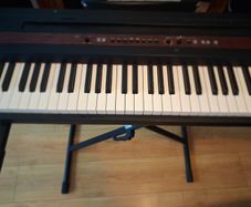 roland keyboard with stand