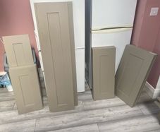 Kitchen doors and custom range hood with extractor fan