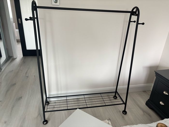 clothes rail