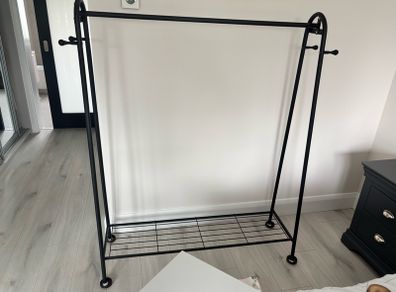 clothes rail