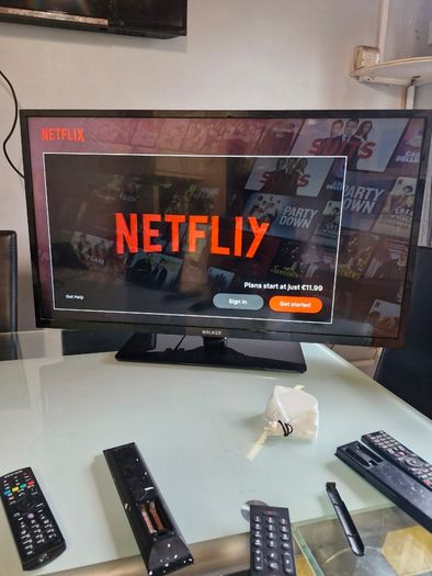 Walker 40in Smart Tv