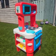 Toy kitchen