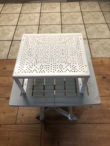 Metal tray / Table