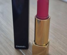 Chanel "La Favourite" lipstick