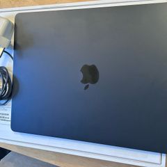Apple Macbook Air 15 inch 16Gb/256Gb Like New 3 cycles