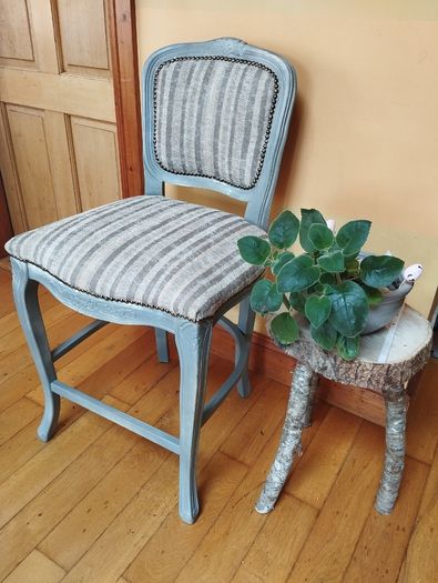 French rustic-style high chair/counter chair