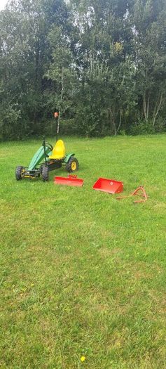 Kids berg john deere go cart