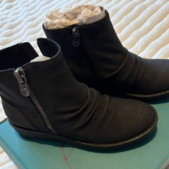 ankle boots brand new in their box size 3 blowfish Malibu