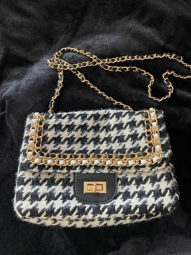 Lovely Houndstooth handbag