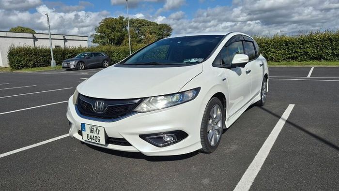 2016 Honda Jade 1.5, Hybrid (6 Seater)
