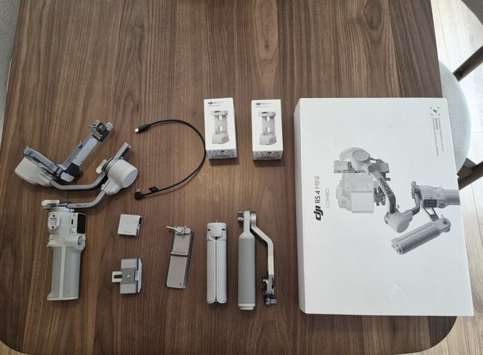 DJI RS 4 Mini Creator Combo