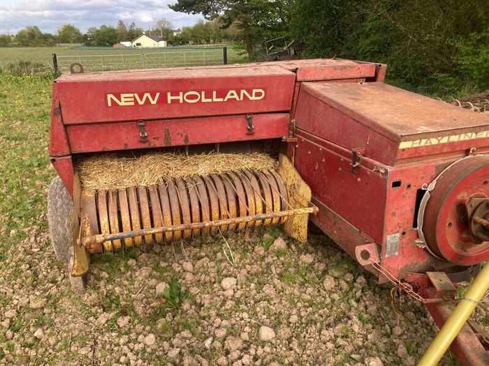 New Holland 370