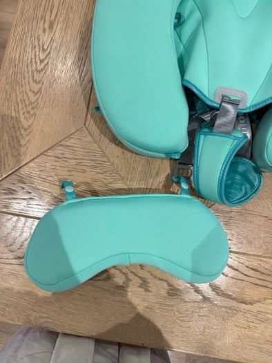 Mambobaby flotation with 5 point harness