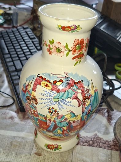 Hand-Painted Vintage Oriental Ceramic Flower Vase Urn Postage Available or Collection