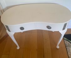 dressing table