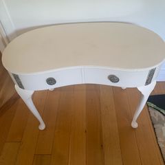 dressing table
