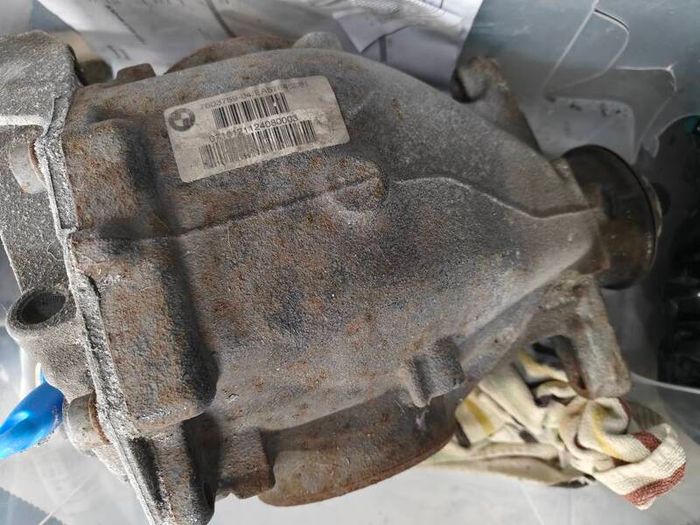 Bmw Rear Diff. Oem.  33107603760