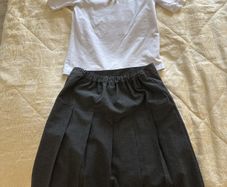 school uniform set skirt and T-shirt. 134
