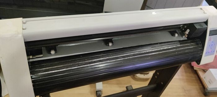 Vinyl Cutter - Sign maker