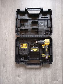 DeWalt dcd799 Combi Drill