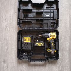 DeWalt dcd799 Combi Drill