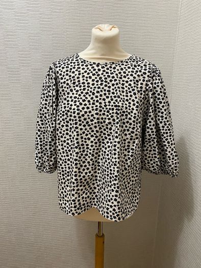 floral blouse