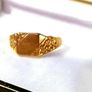 Vintage Gentlemans Signet Ring Image 4