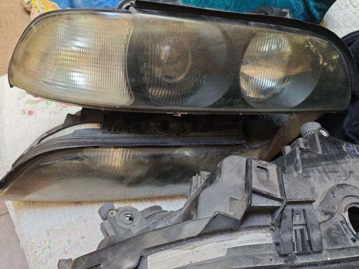 E39 headlights