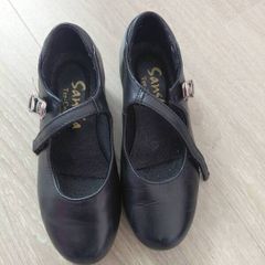 tap shoes